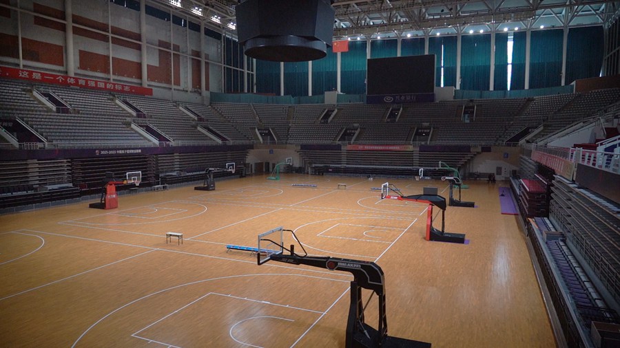 如何挑選合適的羽毛球木地板？遼寧東體體育實(shí)業(yè)來(lái)支招